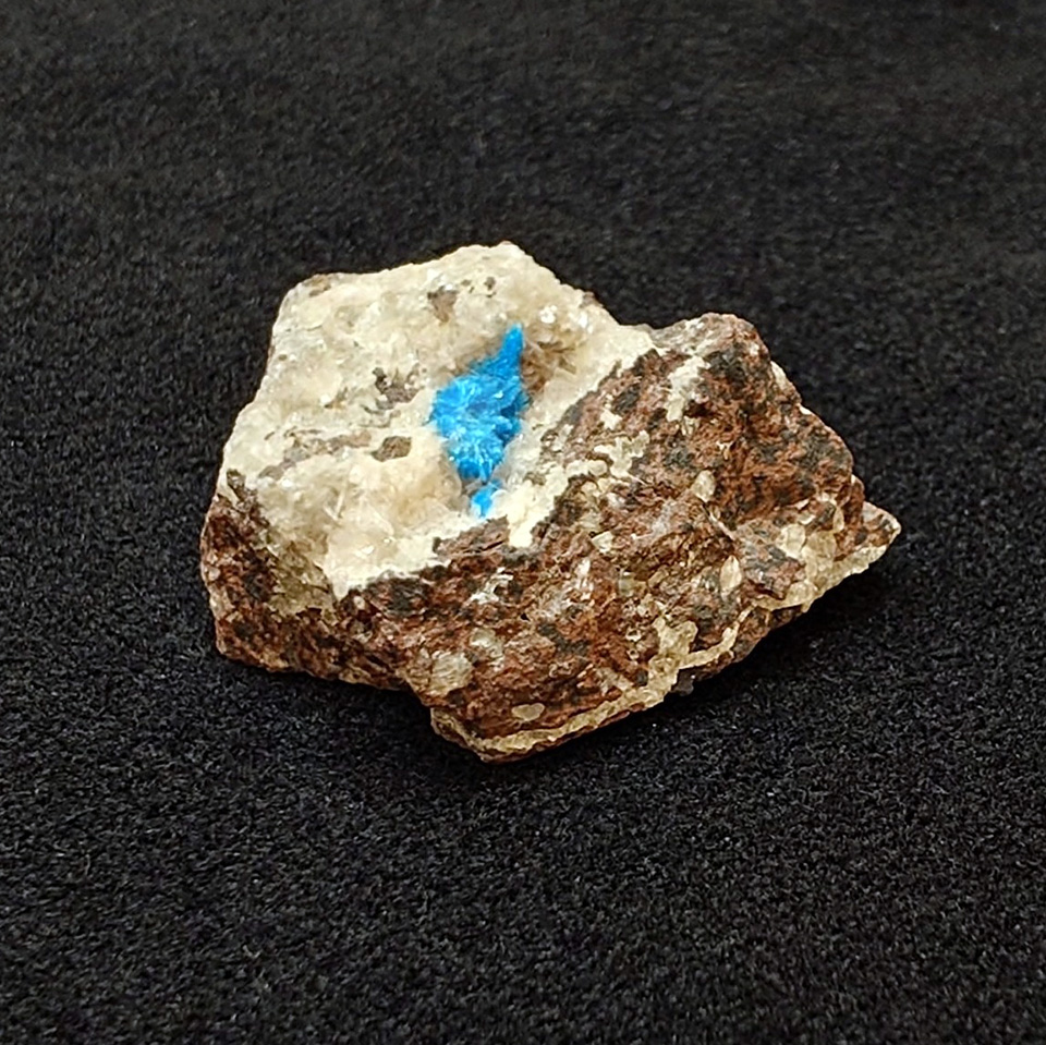 04_cavansite